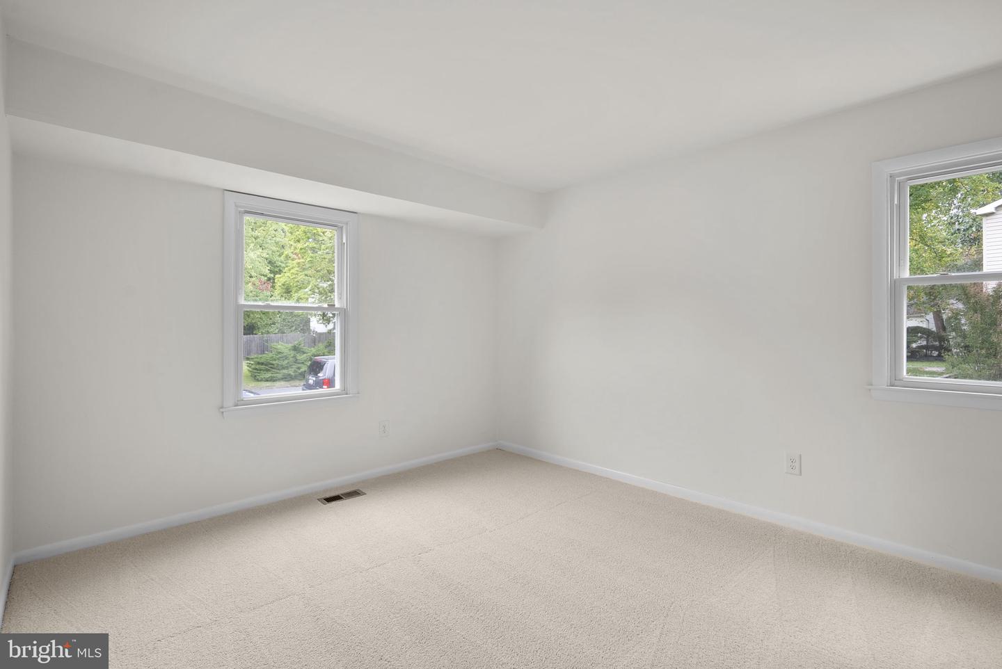 449 Cloverdale Cir Property Photo 22