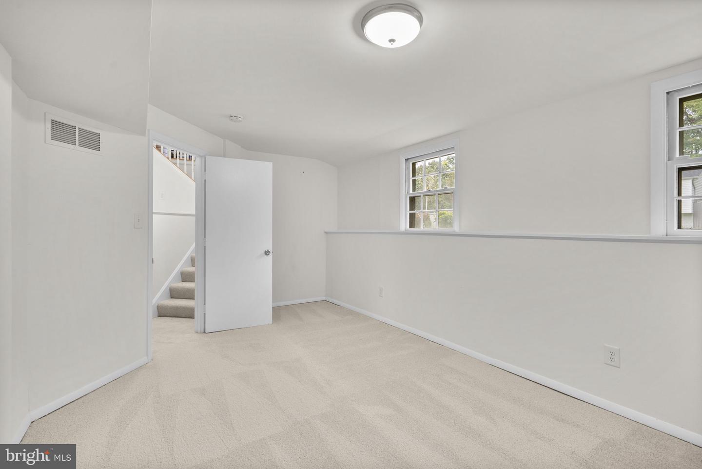 449 Cloverdale Cir Property Photo 31