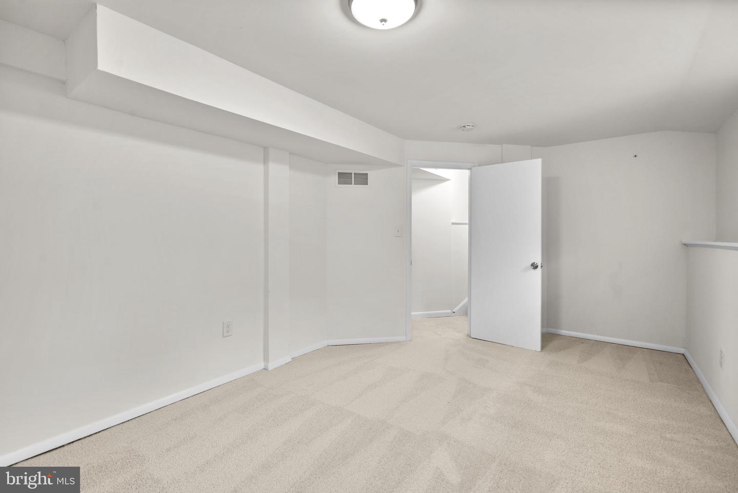 449 Cloverdale Cir Property Photo 32