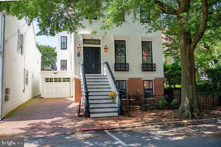 191 PRINCE GEORGE ST #B Property Photo 1