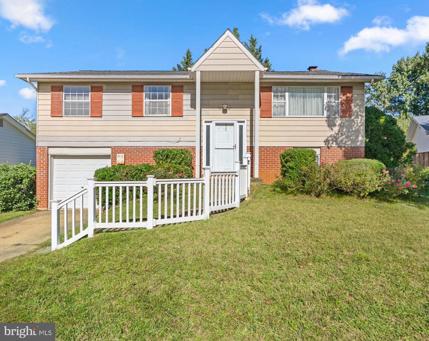 402 Elmwood Ct Property Photo 1