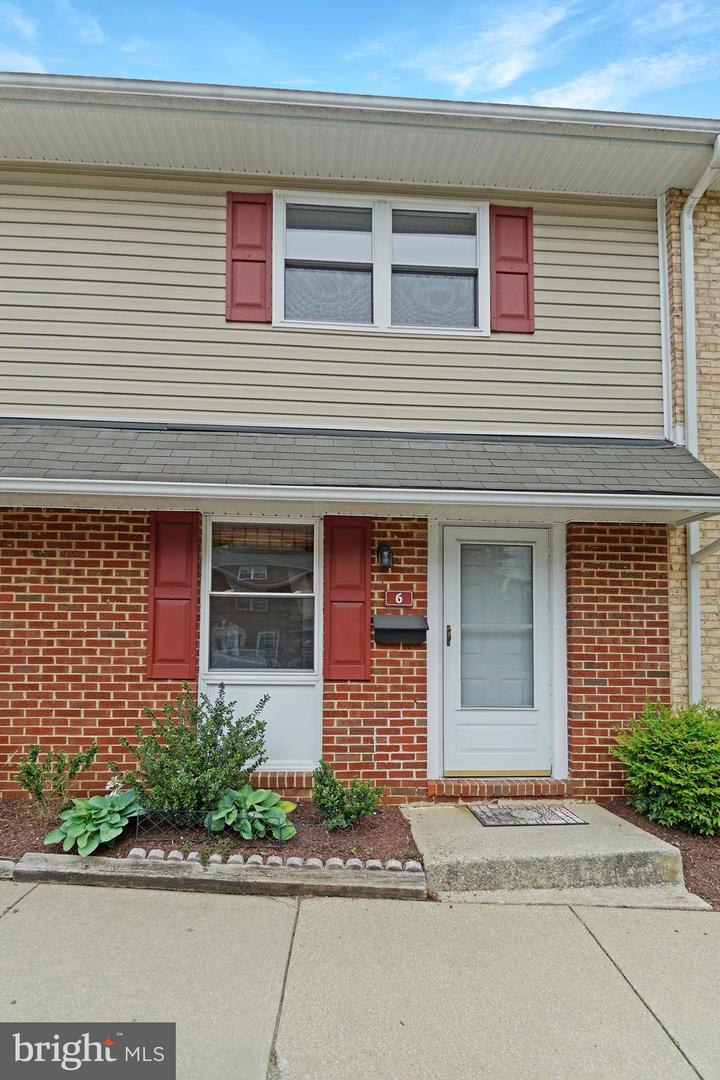 6 Heritage Ct Property Photo