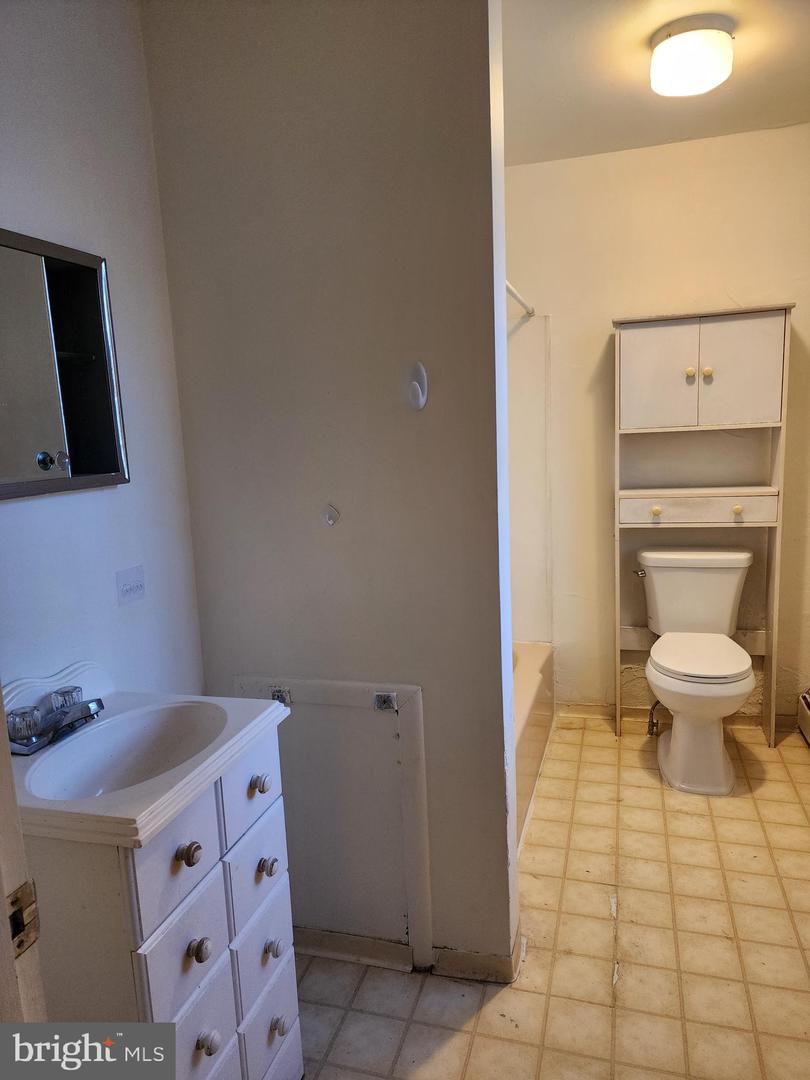 303 Washington St Property Photo 14
