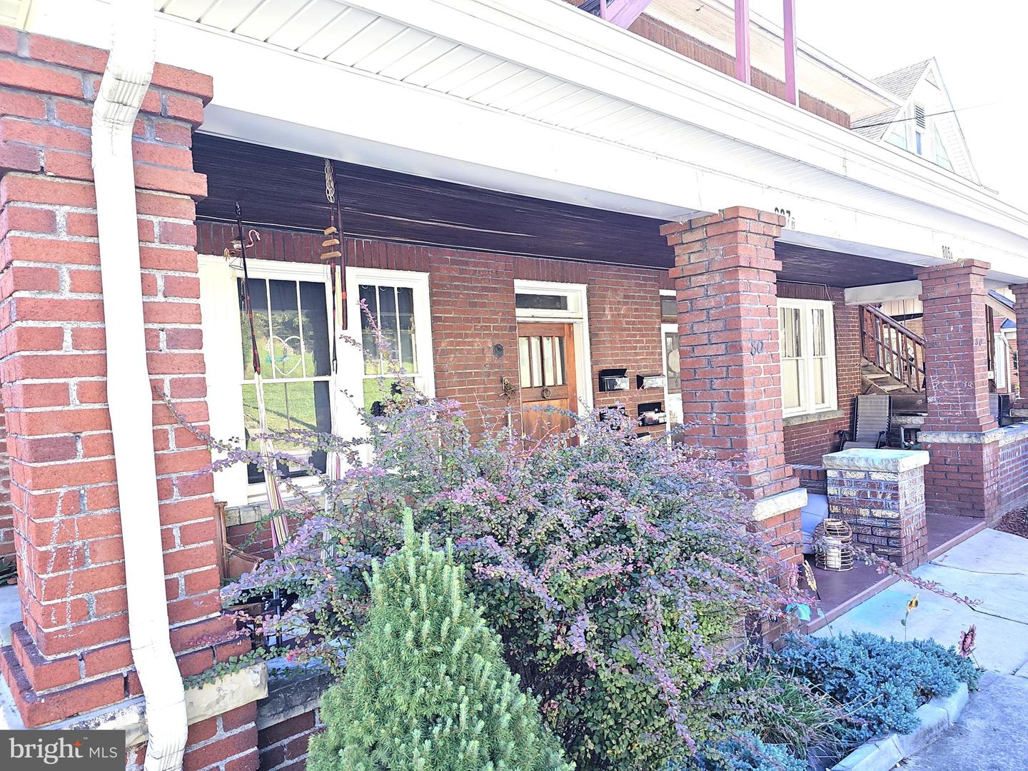 805 Bedford St Property Photo 2