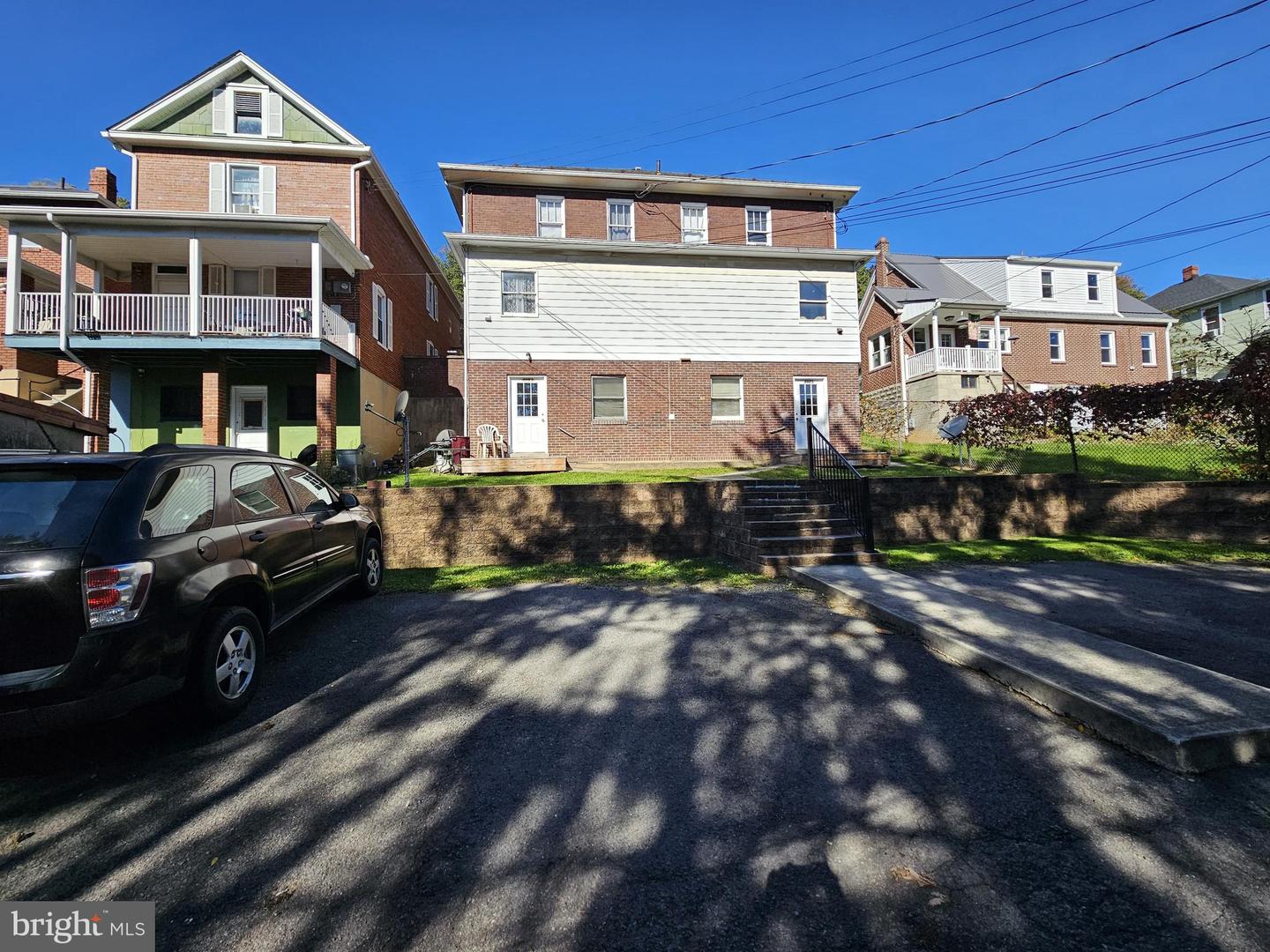 805 Bedford St Property Photo 4