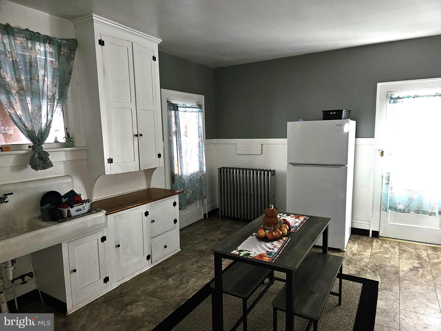 805 Bedford St Property Photo 8