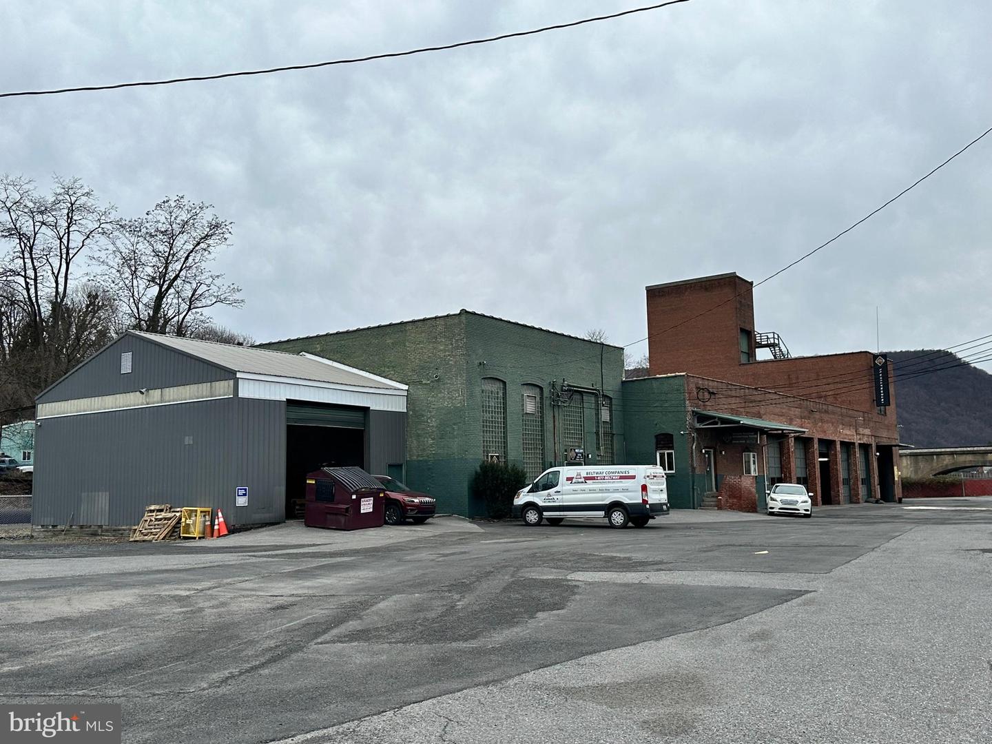 208 Market St Property Photo 6