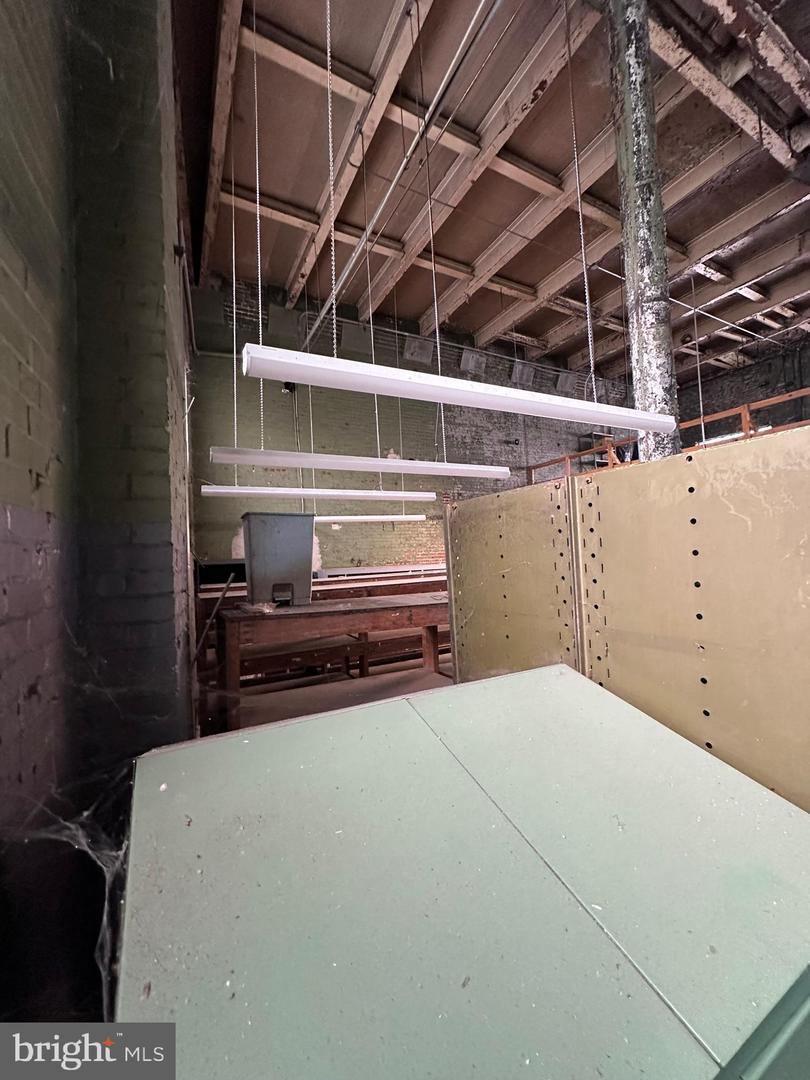 208 Market St Property Photo 17