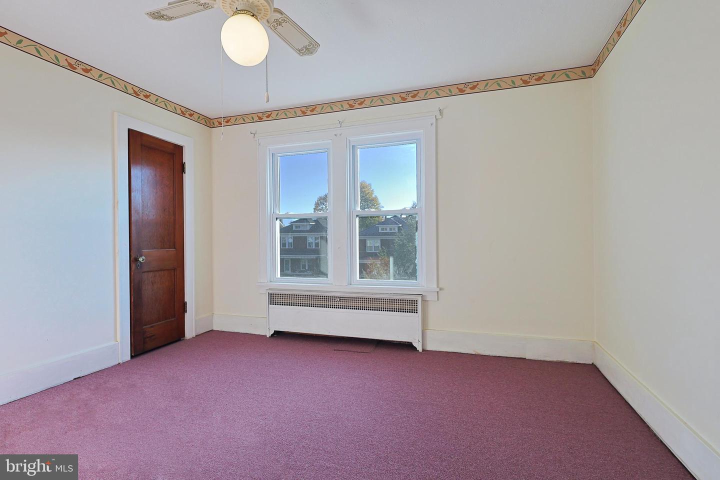 604 Kent Ave Property Photo 23