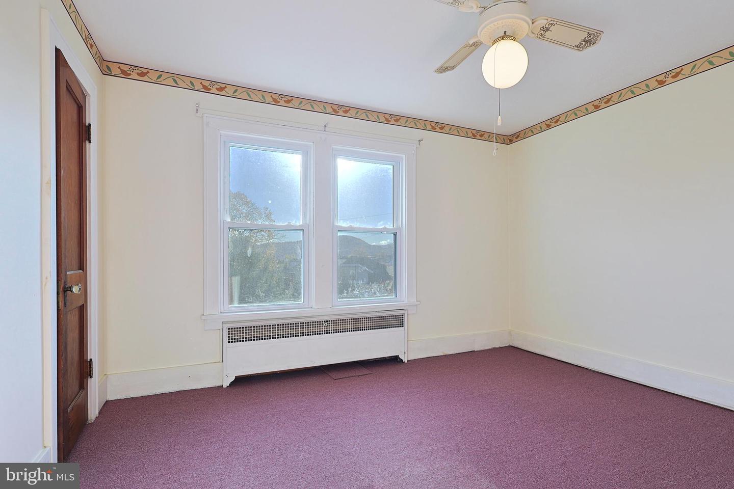 604 Kent Ave Property Photo 24