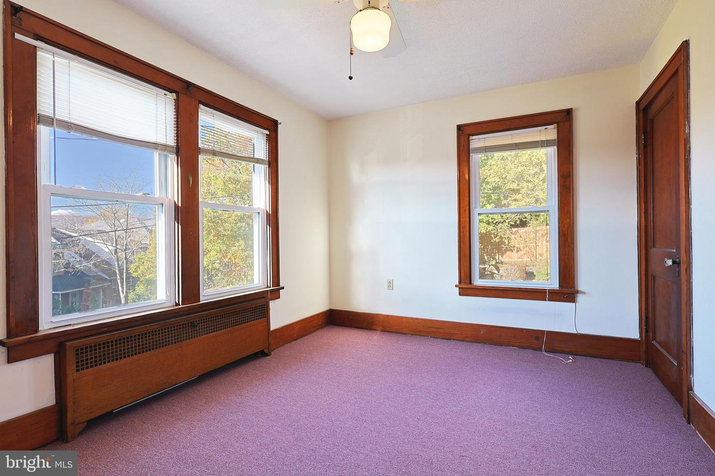 604 Kent Ave Property Photo 26