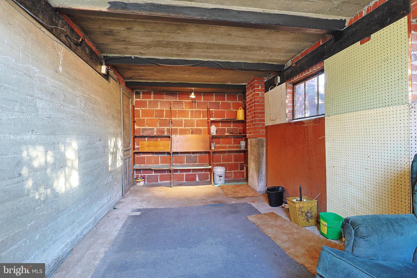 604 Kent Ave Property Photo 51