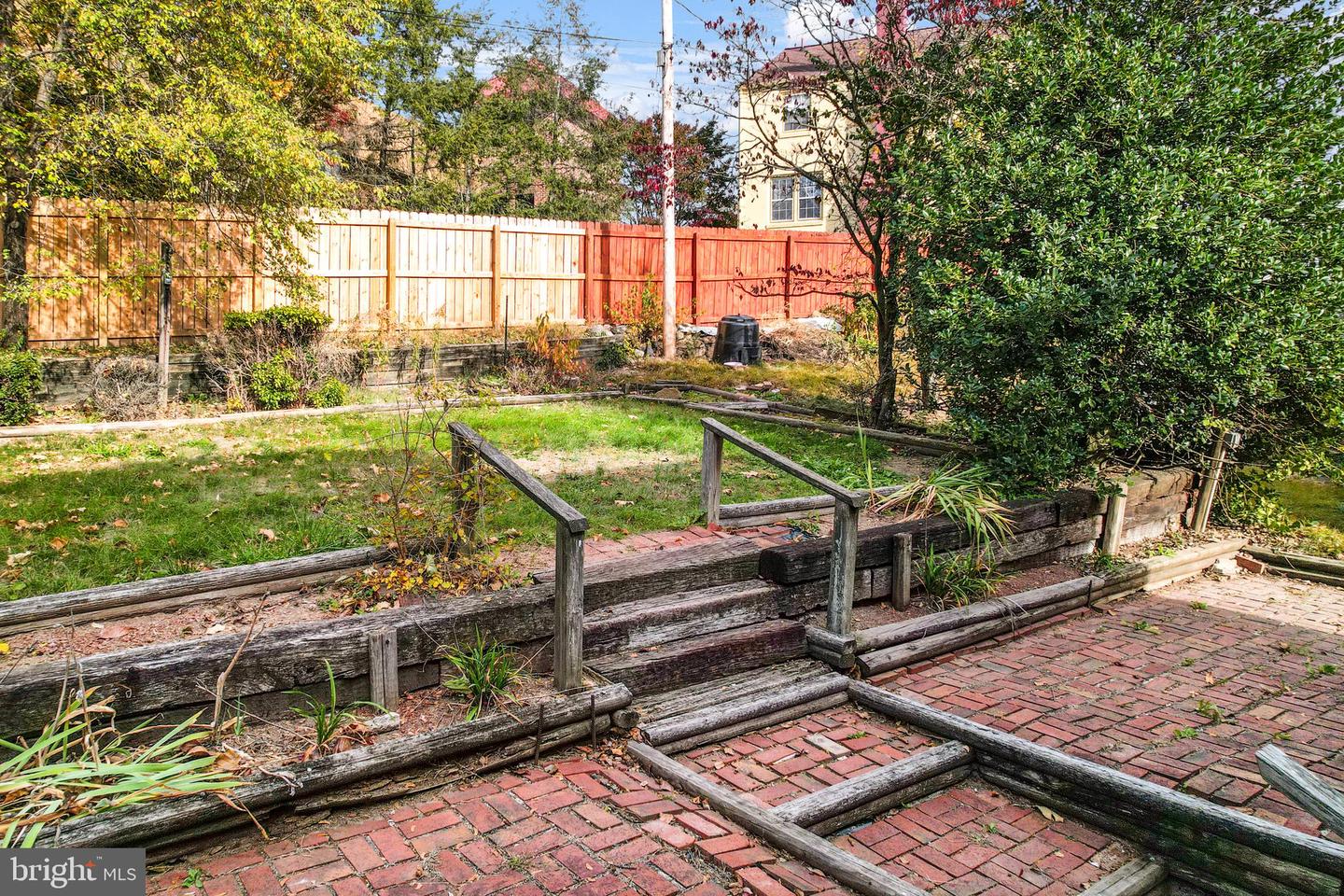 604 Kent Ave Property Photo 61