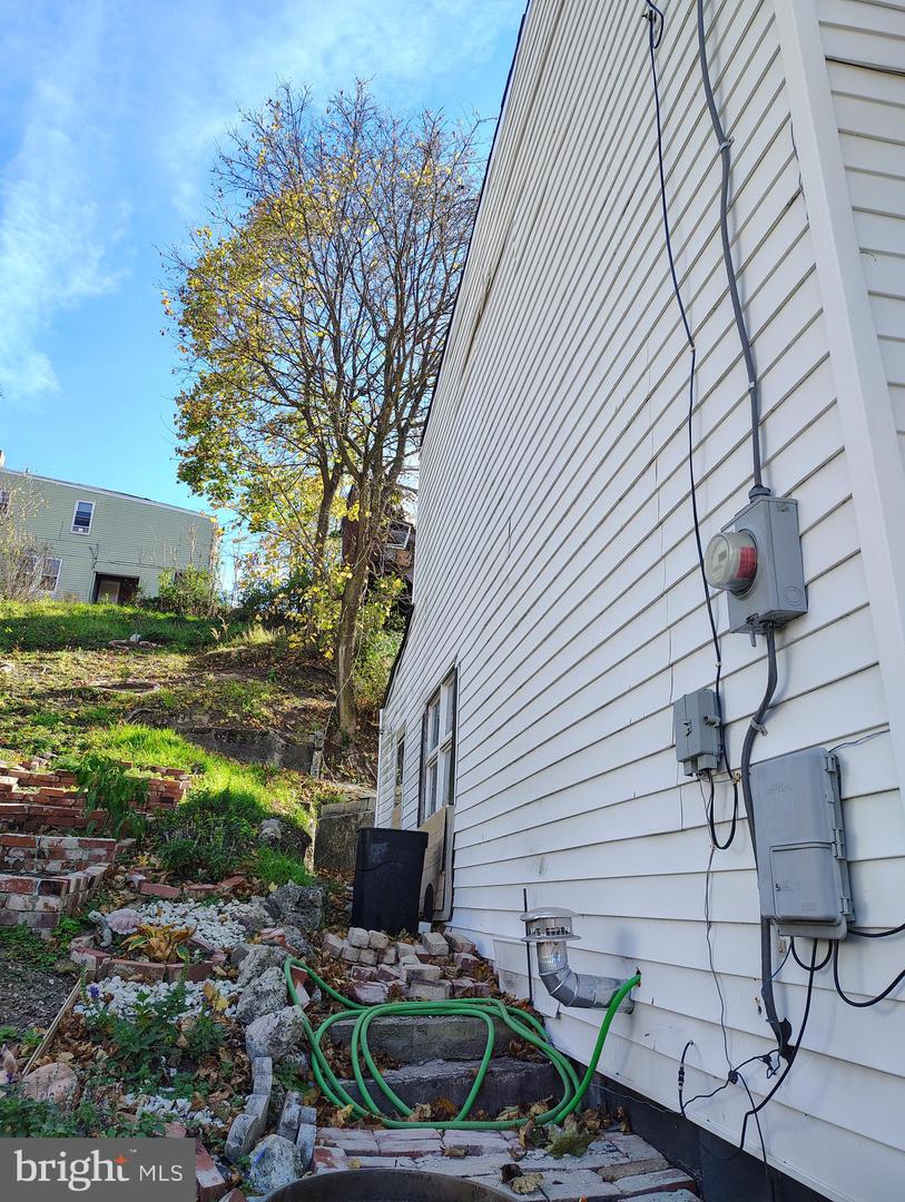 465 Baltimore Ave Property Photo 3