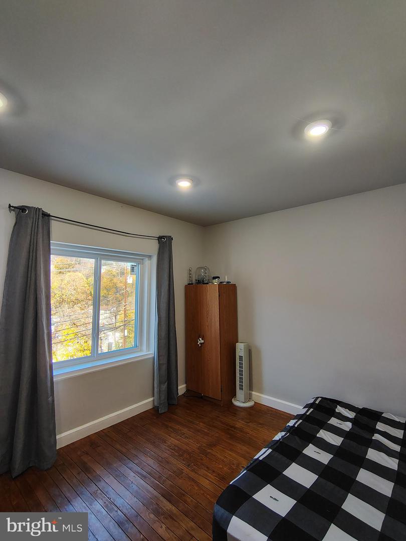 465 Baltimore Ave Property Photo 24