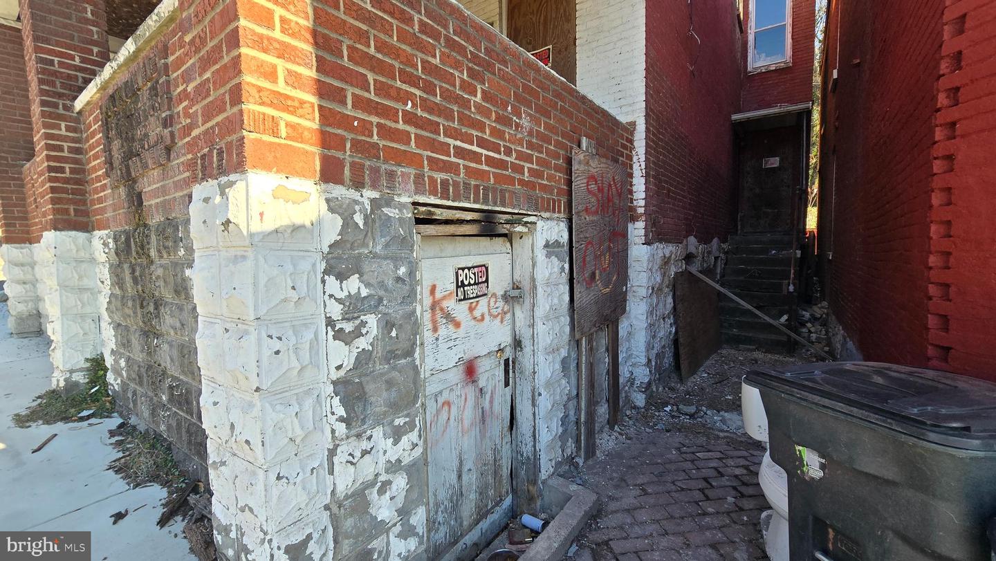 208 Maryland Ave Property Photo 4