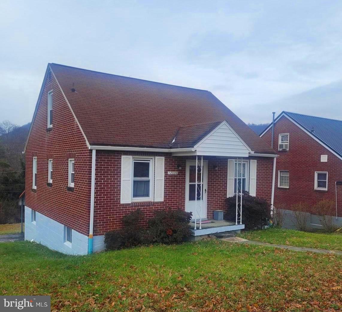 12026 Iris Ave Property Photo