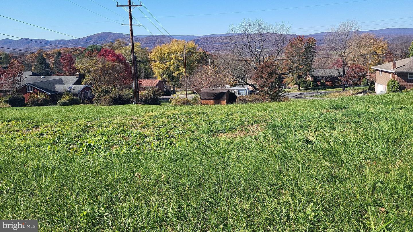 13805 Oriole Dr Se Property Photo 3