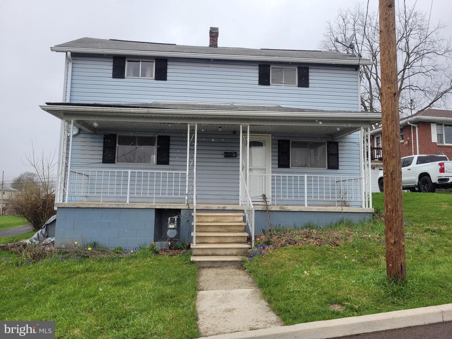 11 GREEN ST Property Photo 1