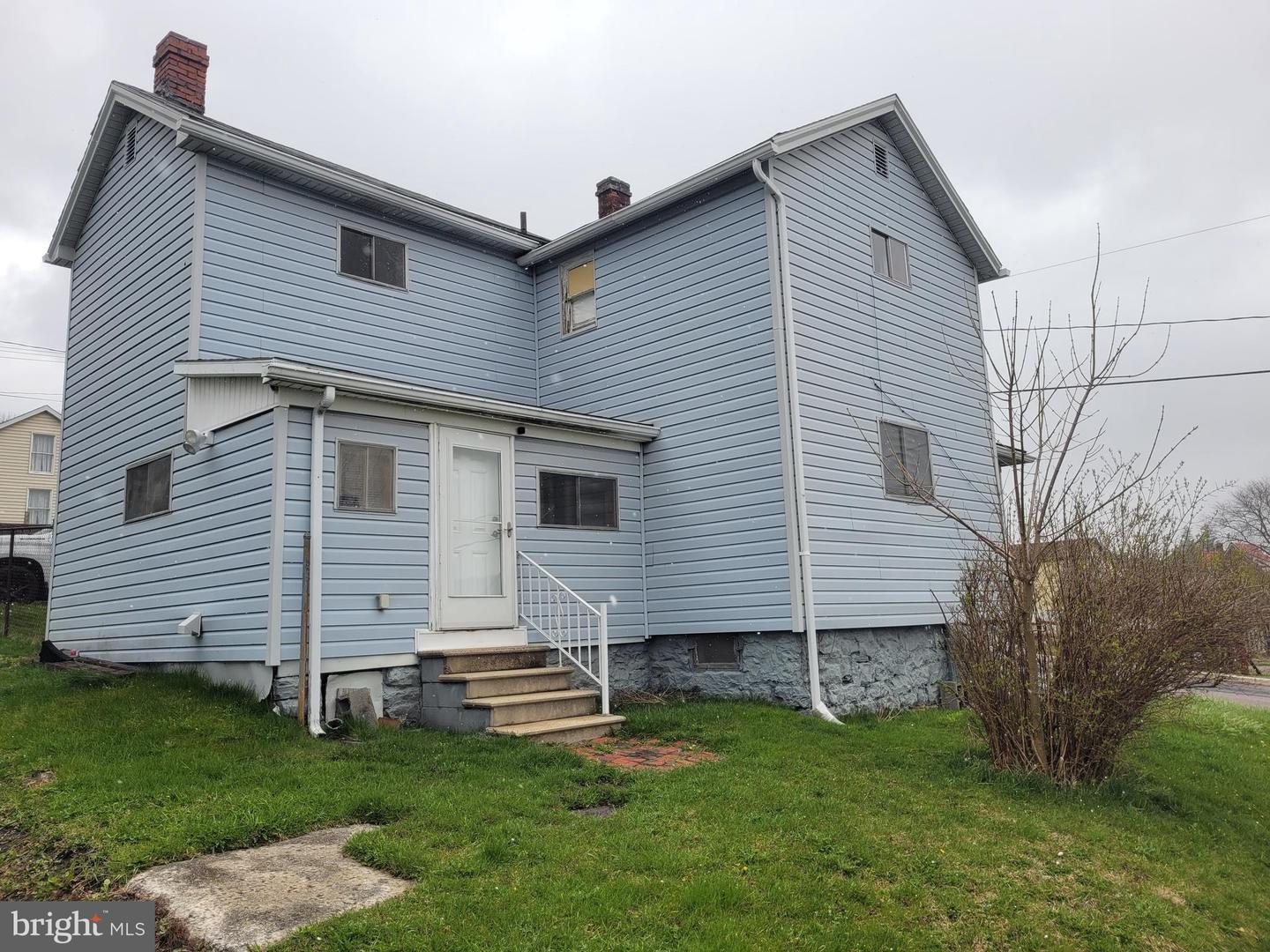 11 Green St Property Photo 5