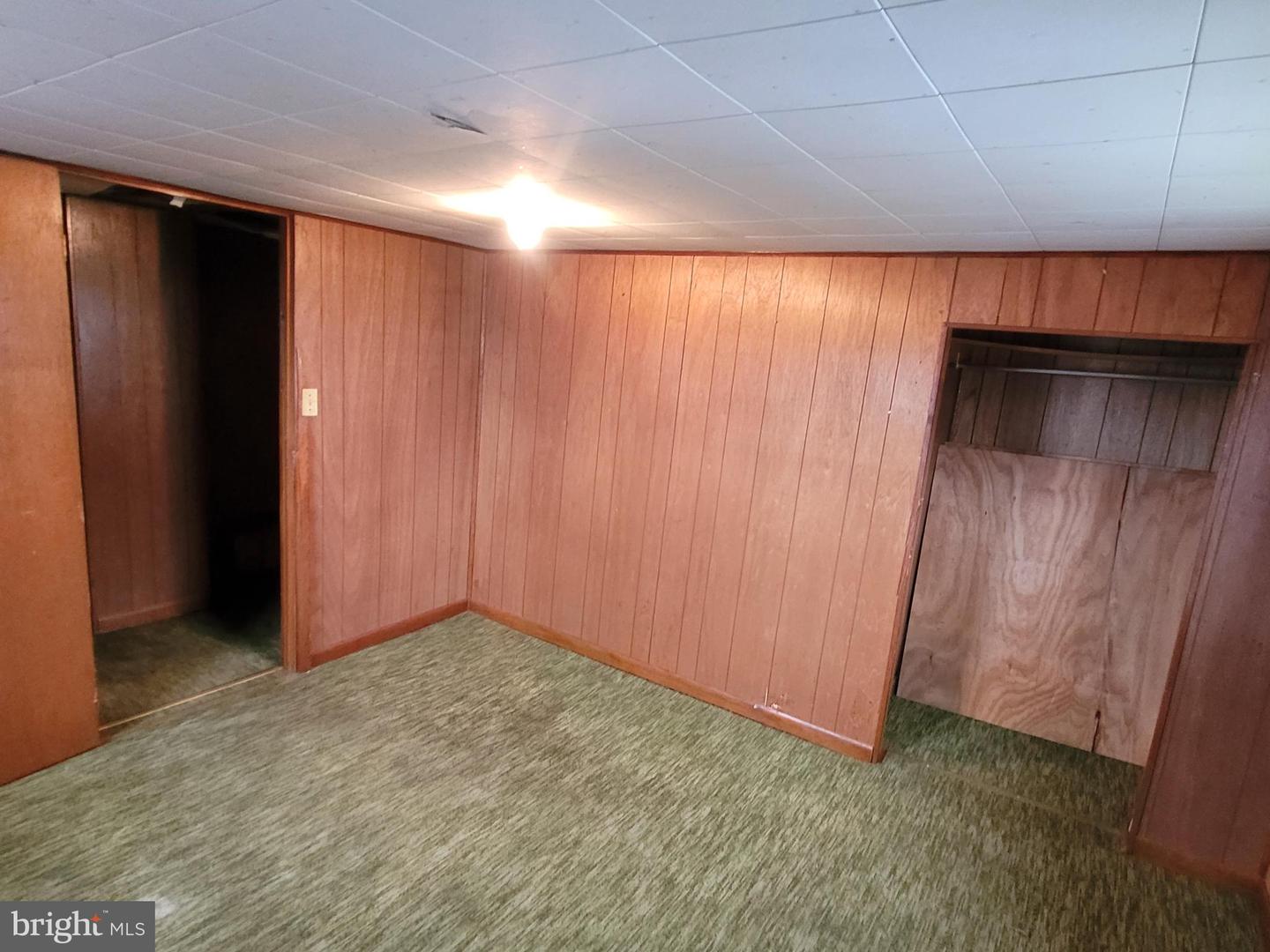11 Green St Property Photo 18