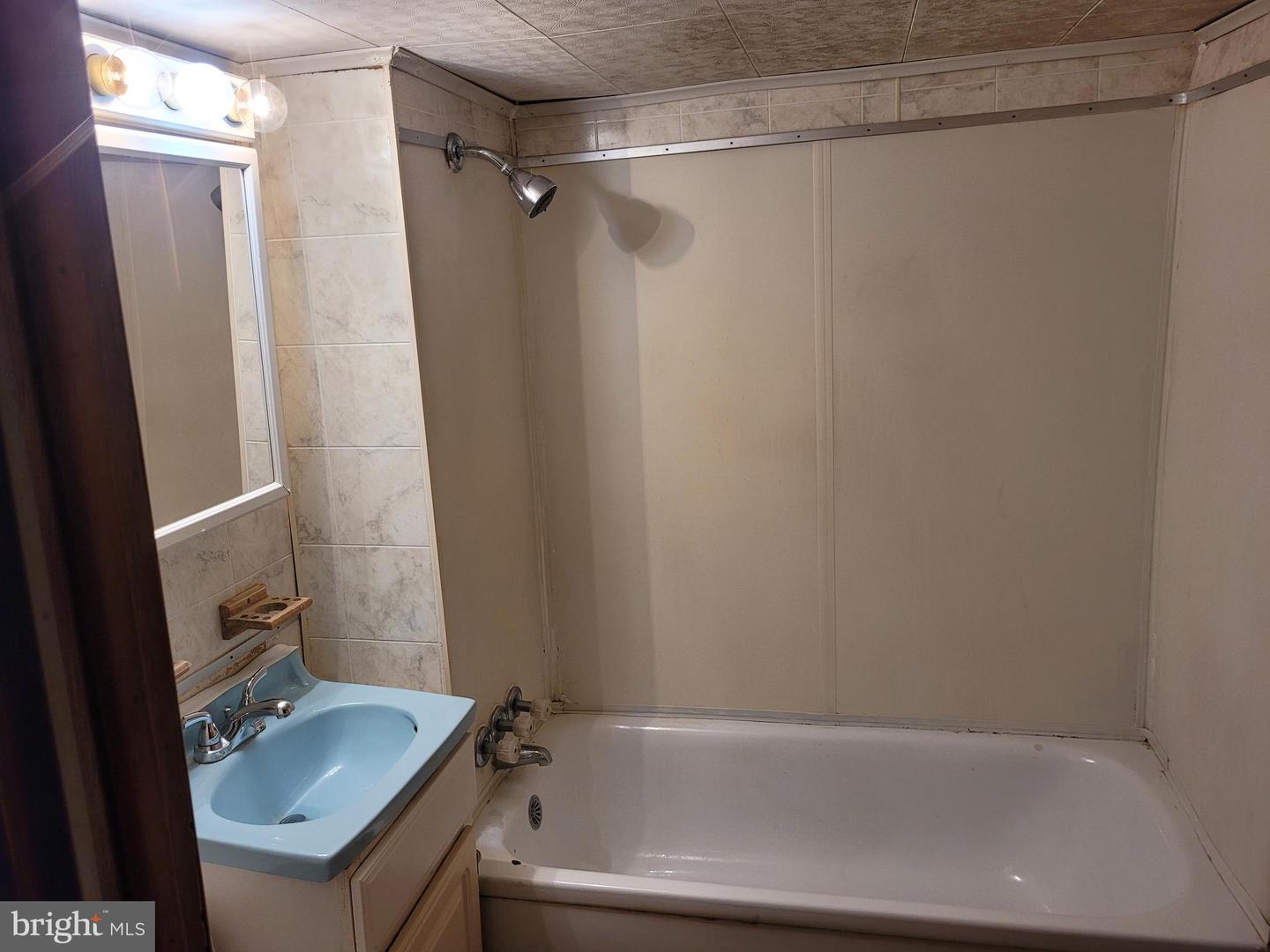 11 Green St Property Photo 22