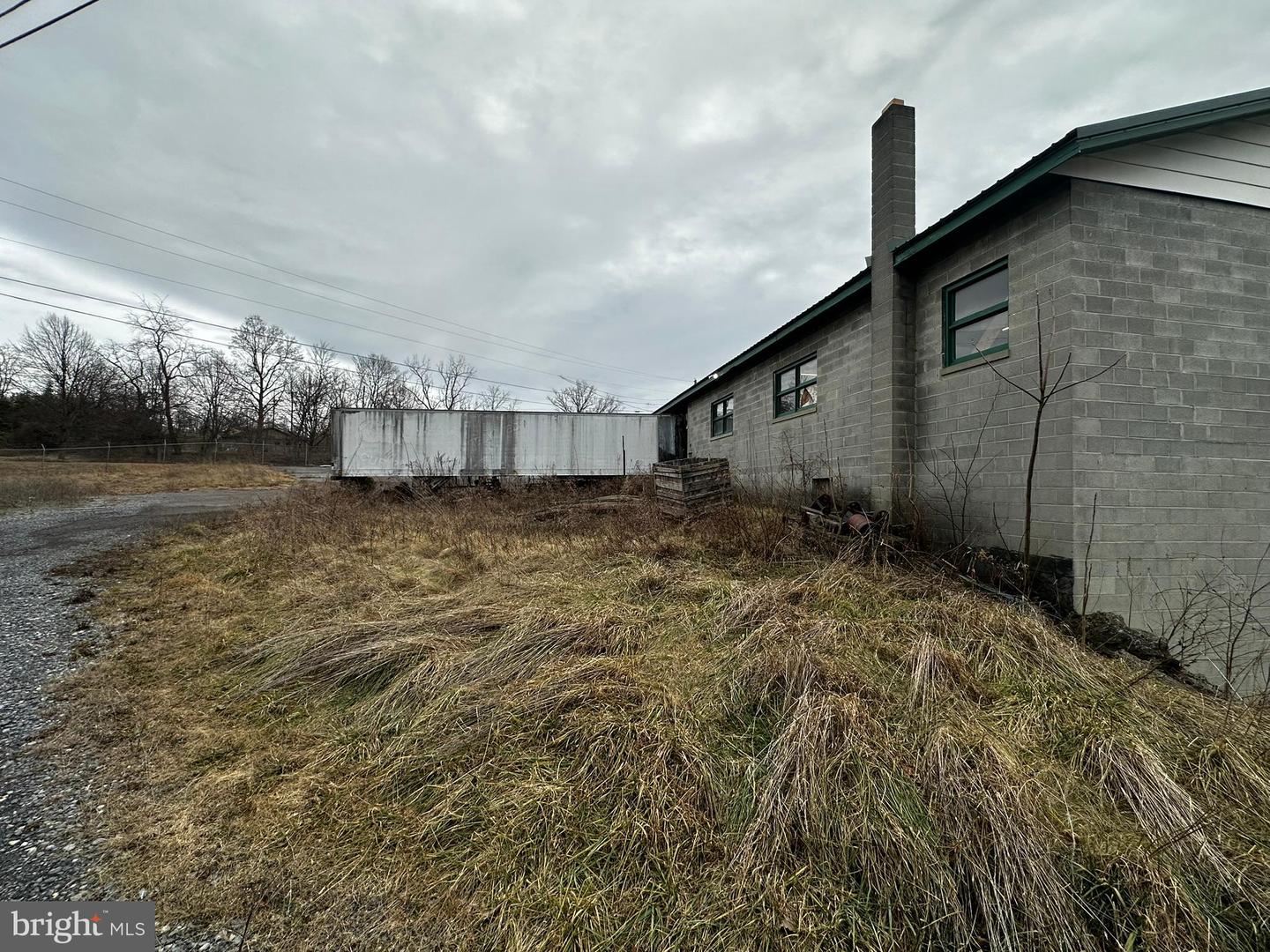 215 Elder St Property Photo 11