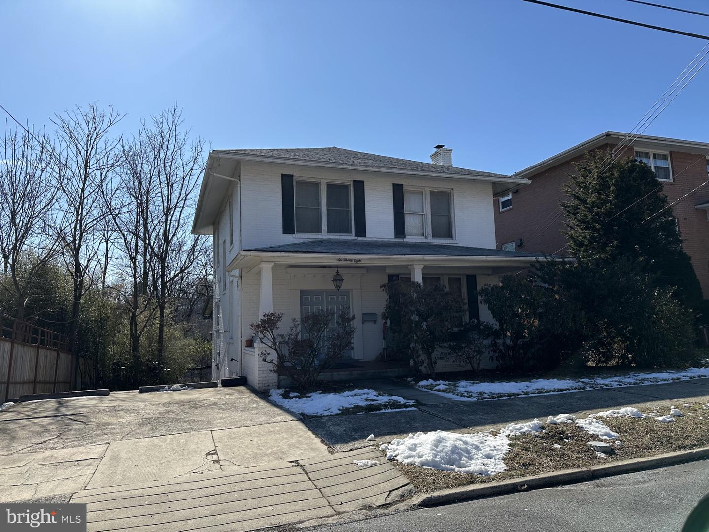 638 Washington St Property Photo