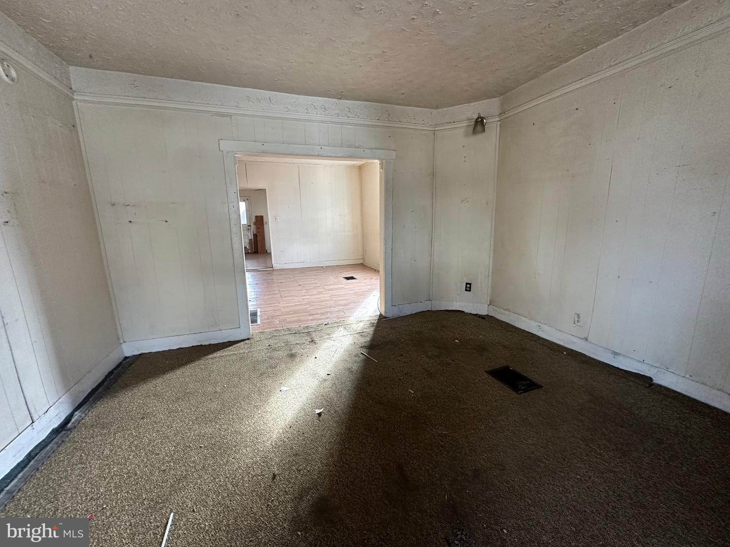 27 W First St W Property Photo 6