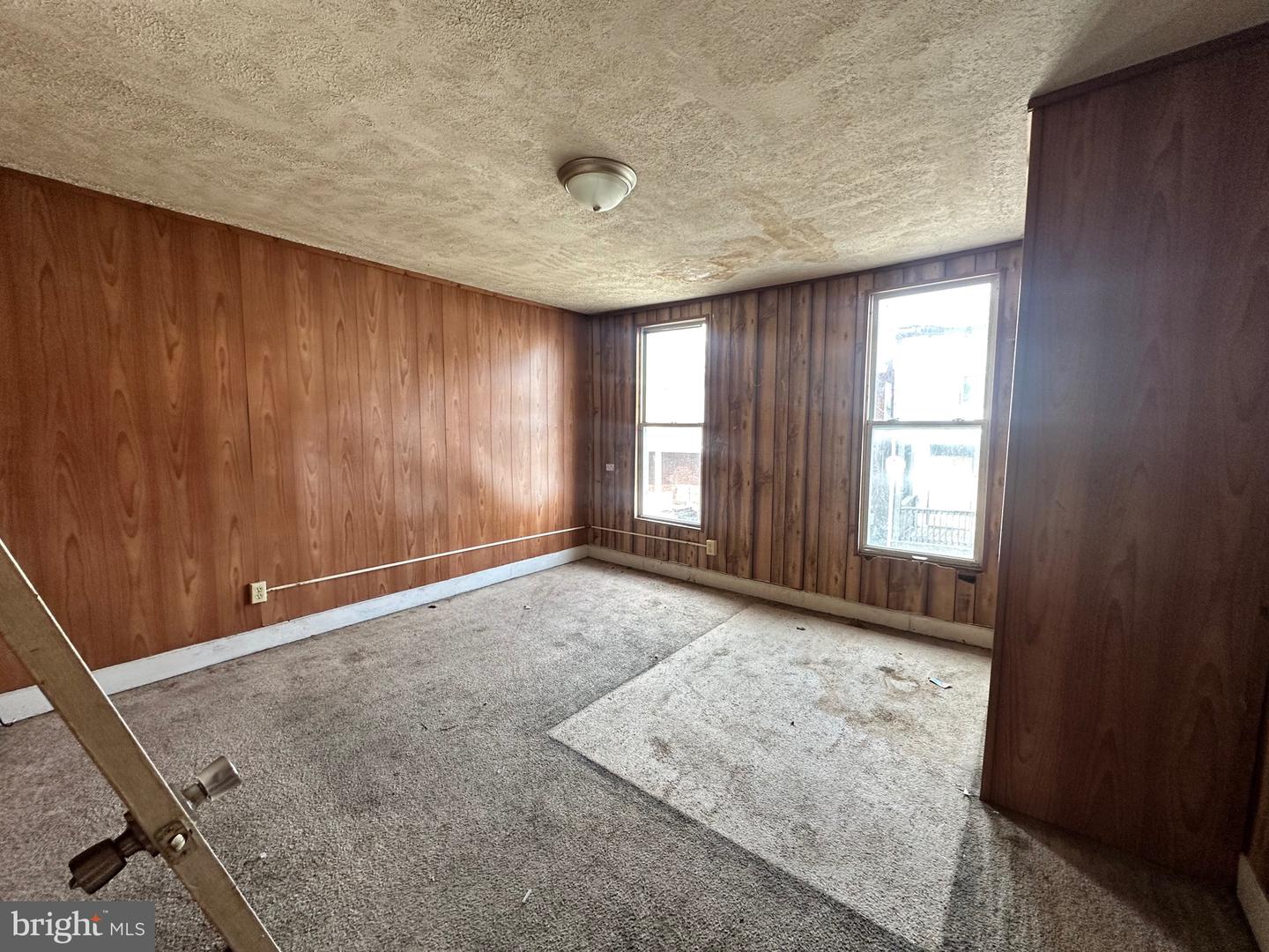 27 W First St W Property Photo 10