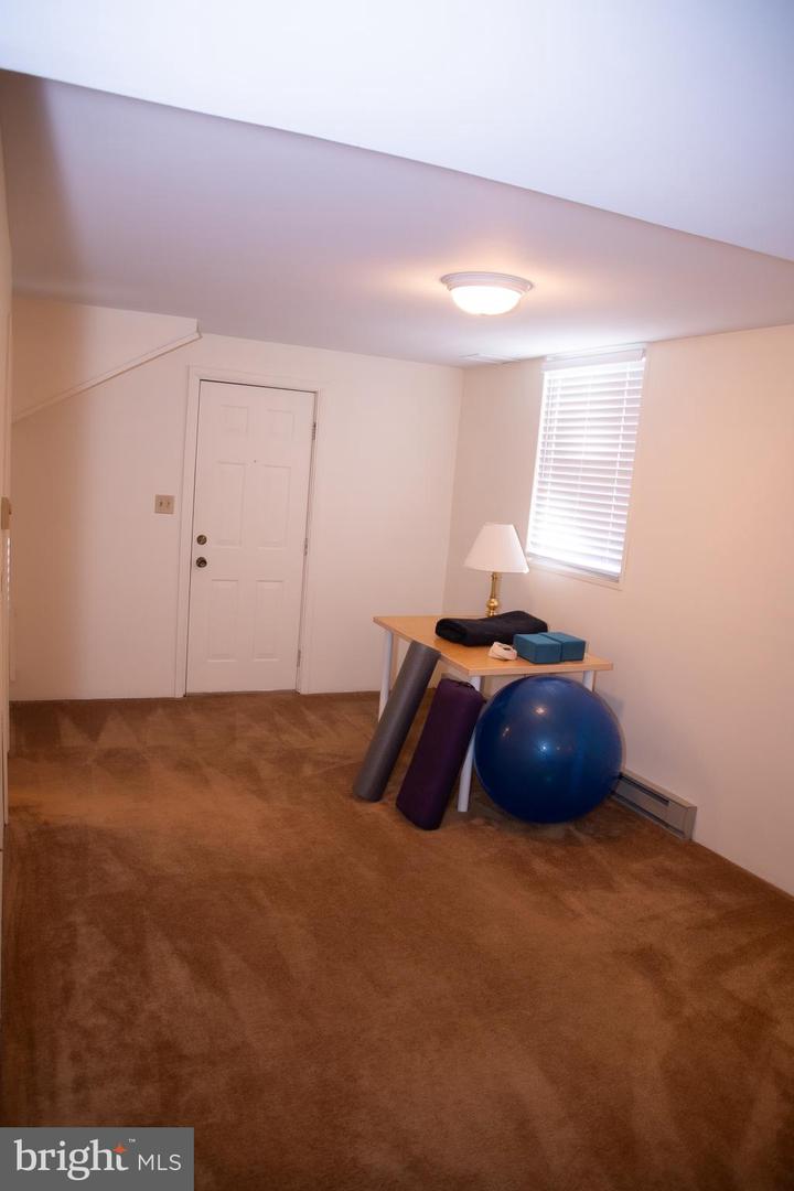 862 Camden Ave Property Photo 42