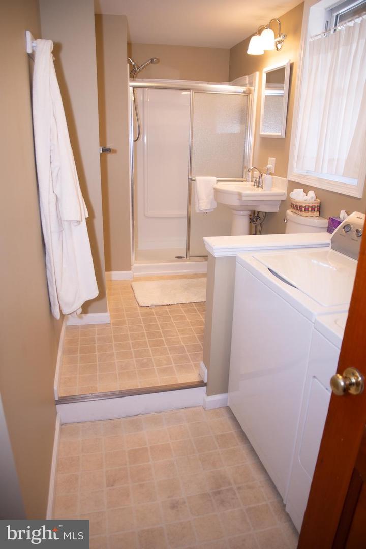 862 Camden Ave Property Photo 43