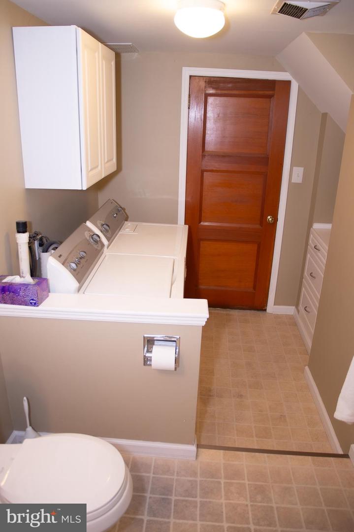 862 Camden Ave Property Photo 44