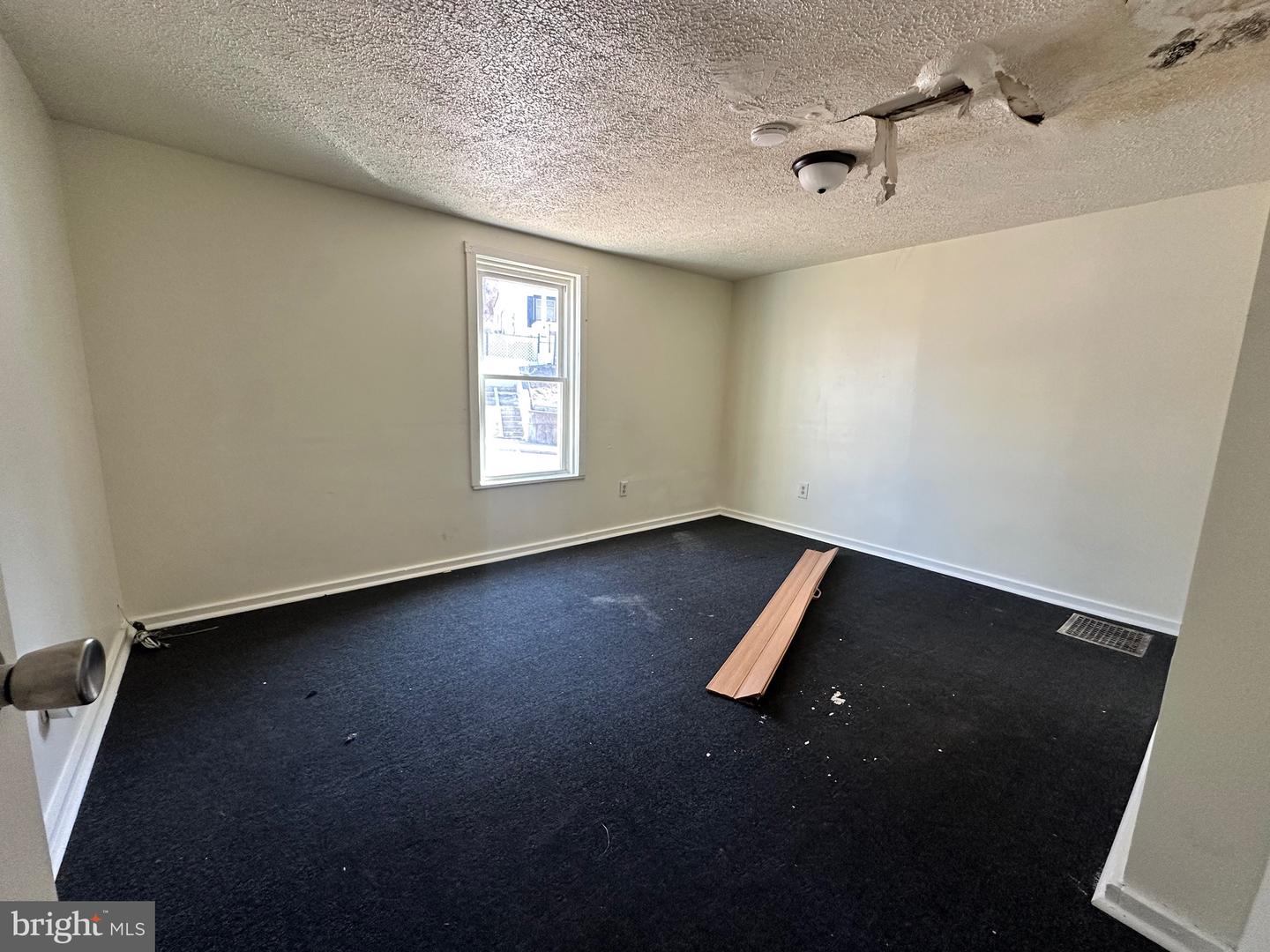 468 Baltimore Ave Property Photo 10