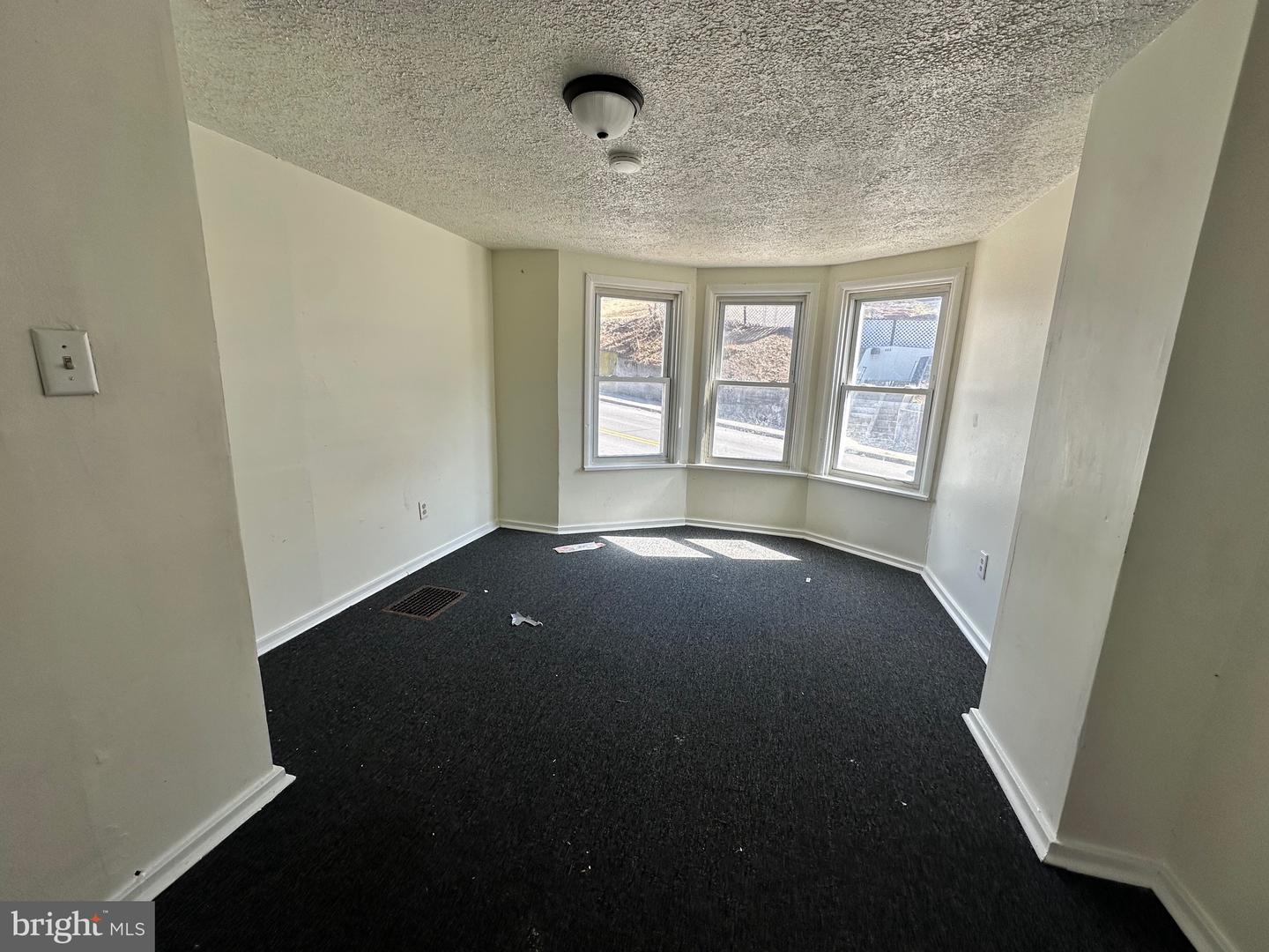 468 Baltimore Ave Property Photo 11
