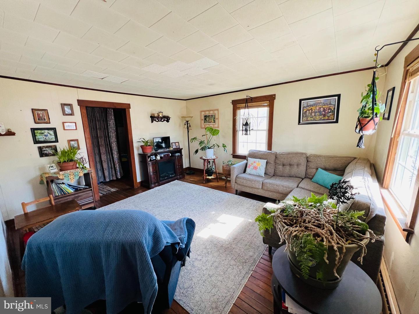 14900 Lee St Property Photo 5