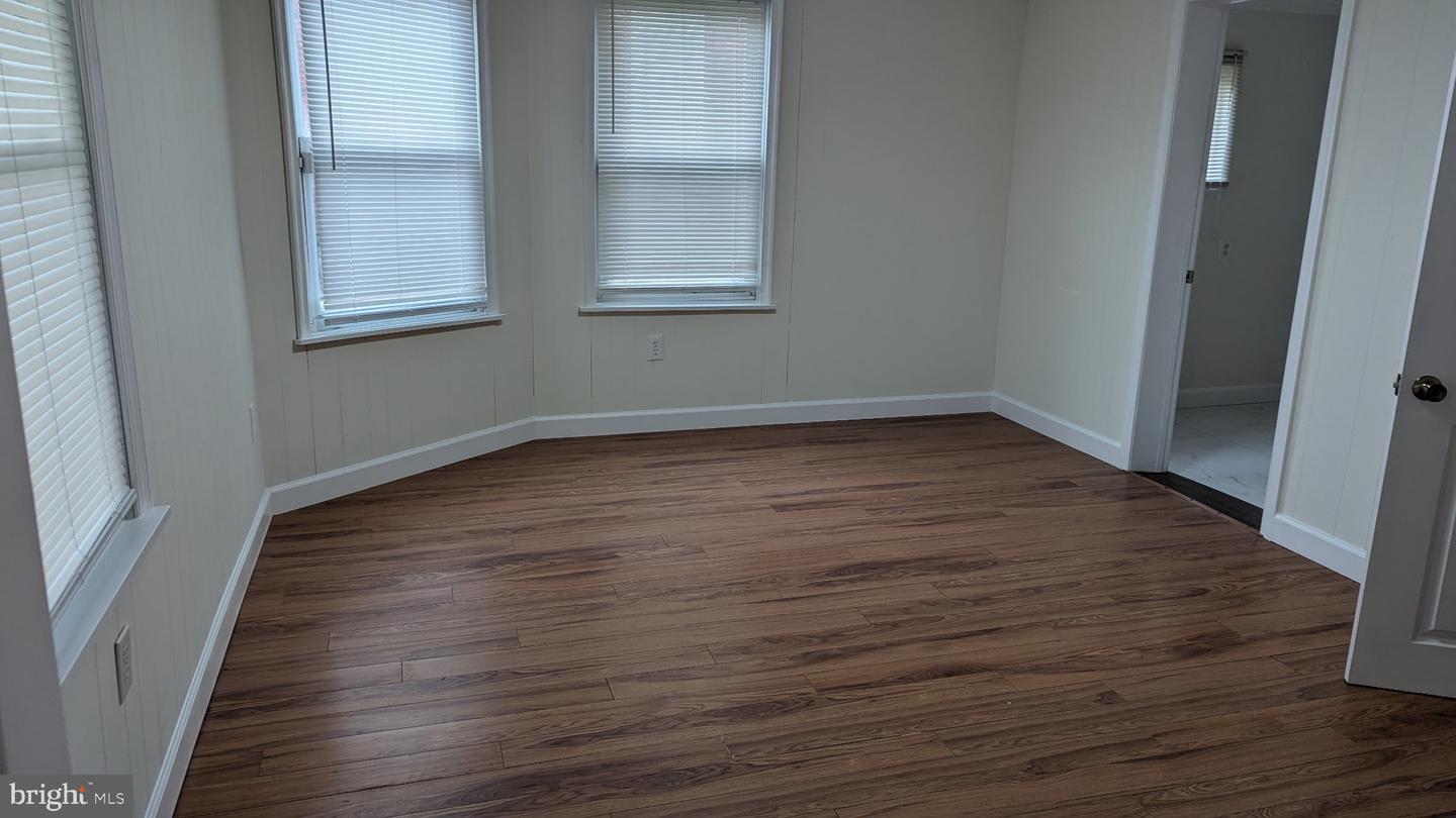 131 Grand Ave Property Photo 3
