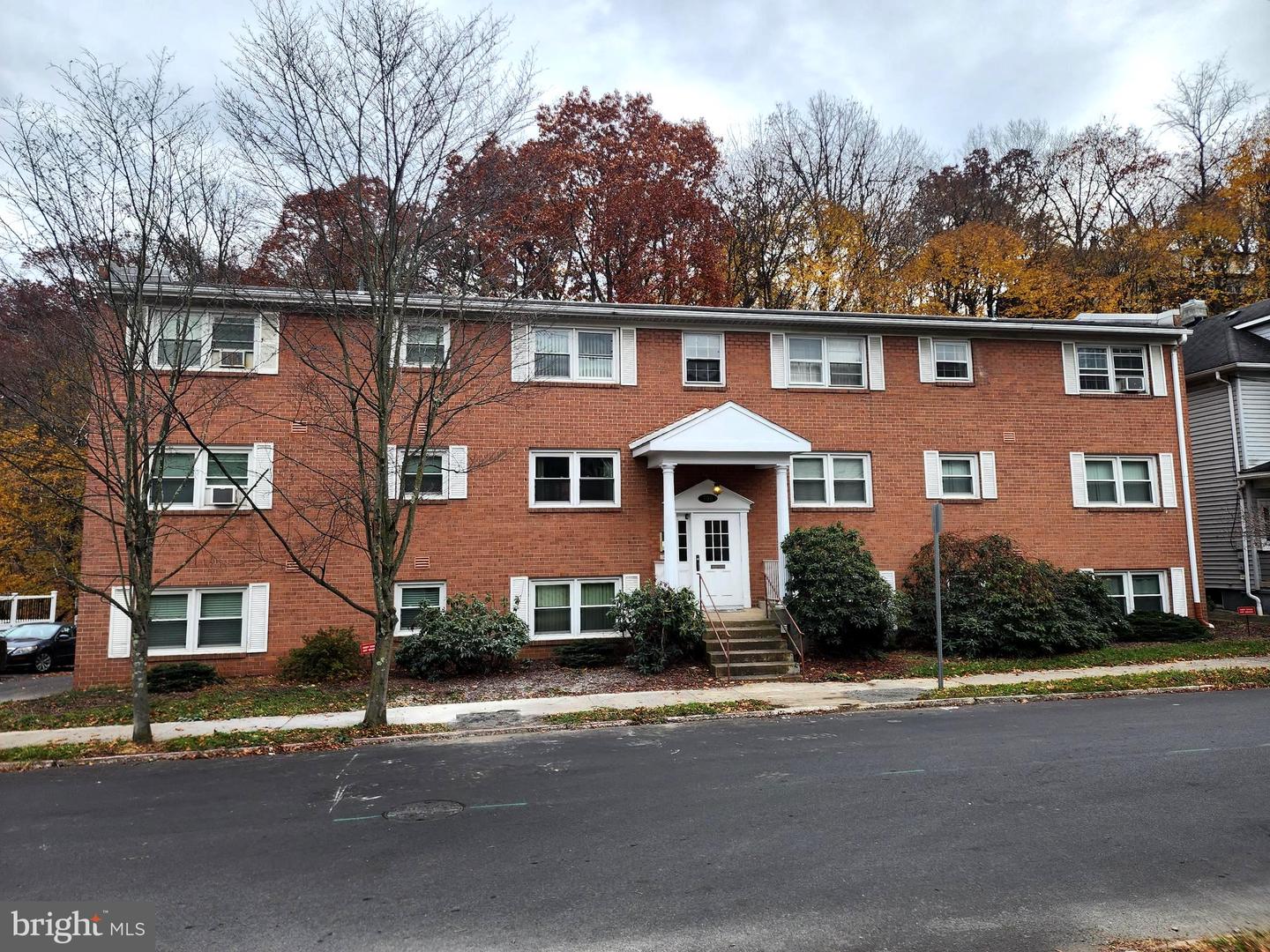 700 Fayette St Property Photo