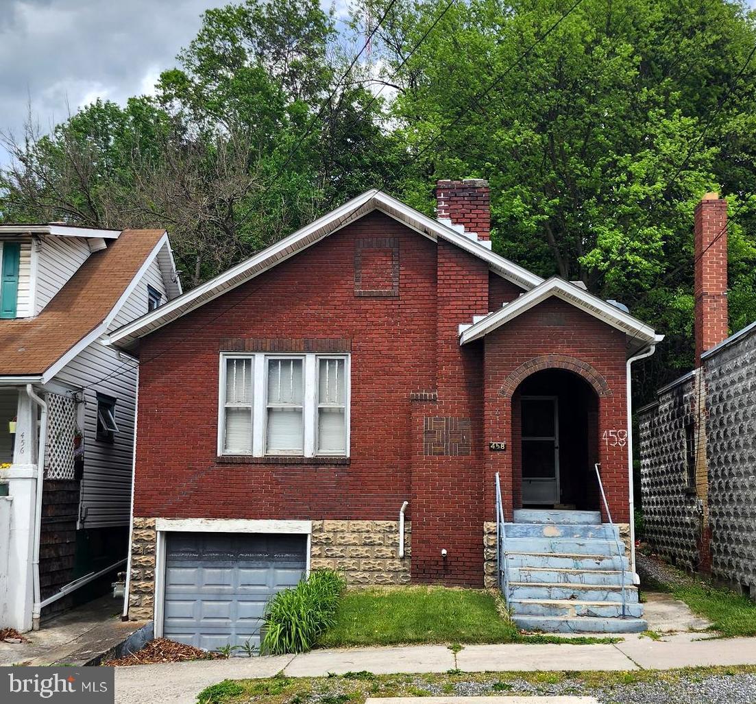 458 Williams St Property Photo