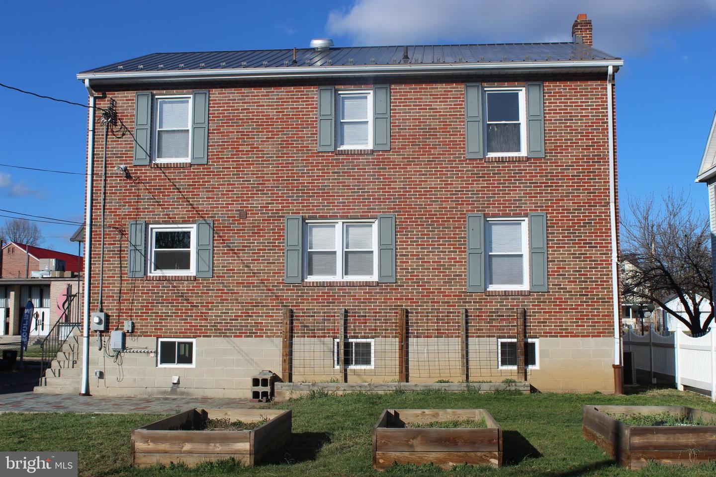 27 Humbird St Property Photo 6