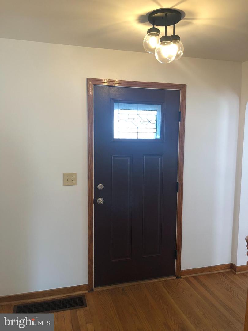 27 Humbird St Property Photo 9