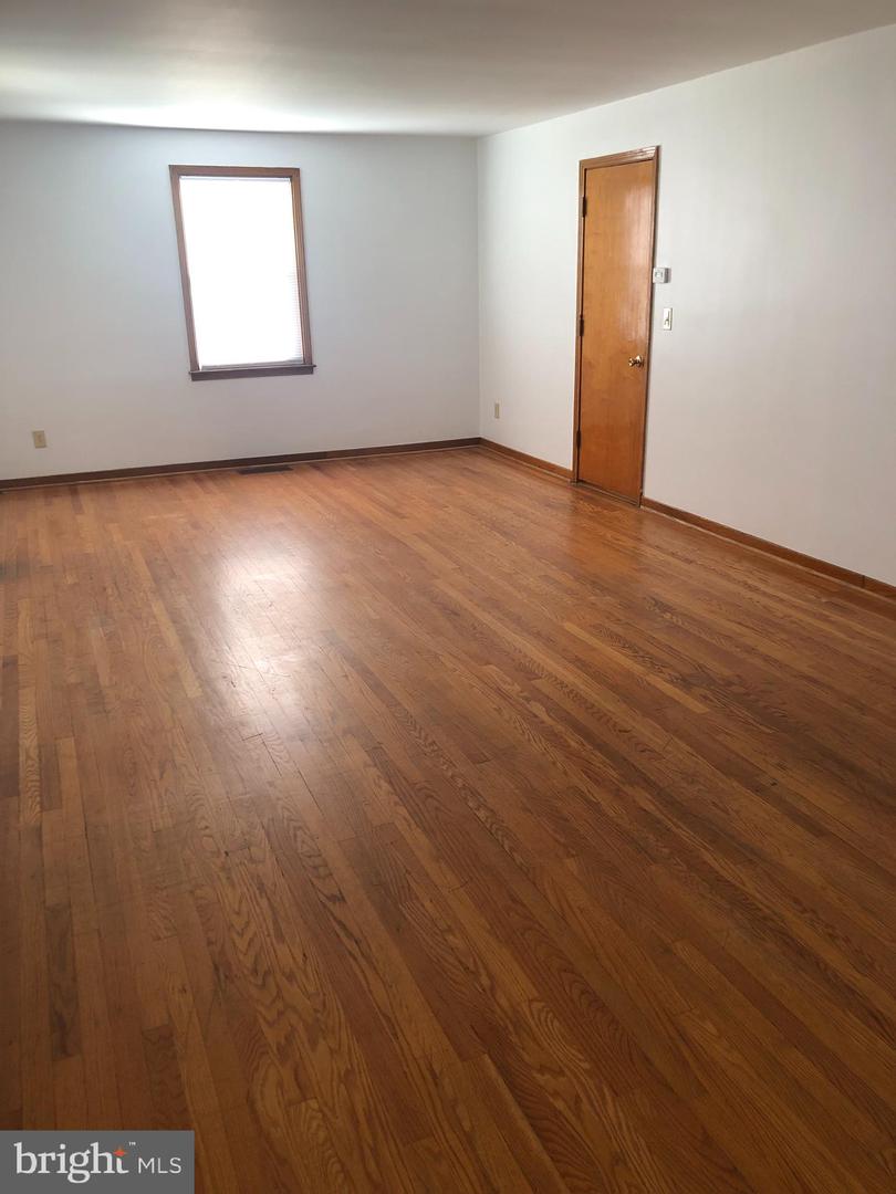 27 Humbird St Property Photo 12