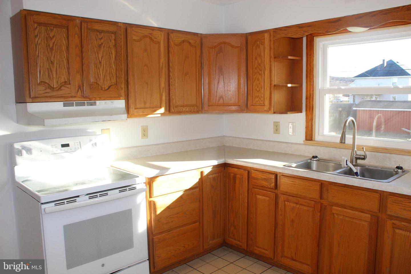27 Humbird St Property Photo 15