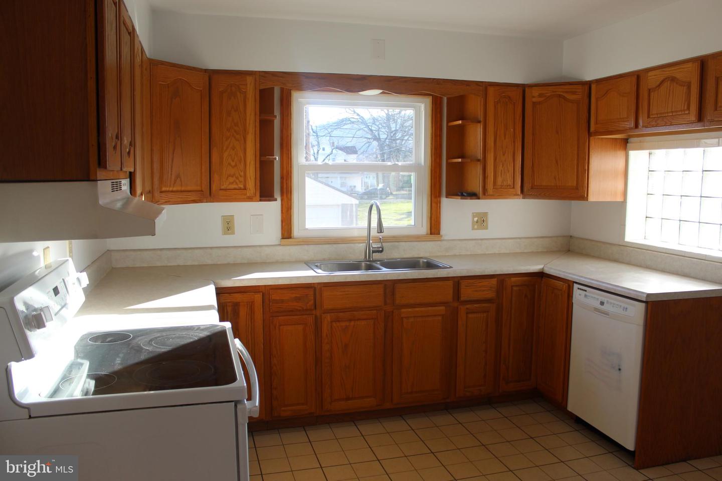 27 Humbird St Property Photo 16