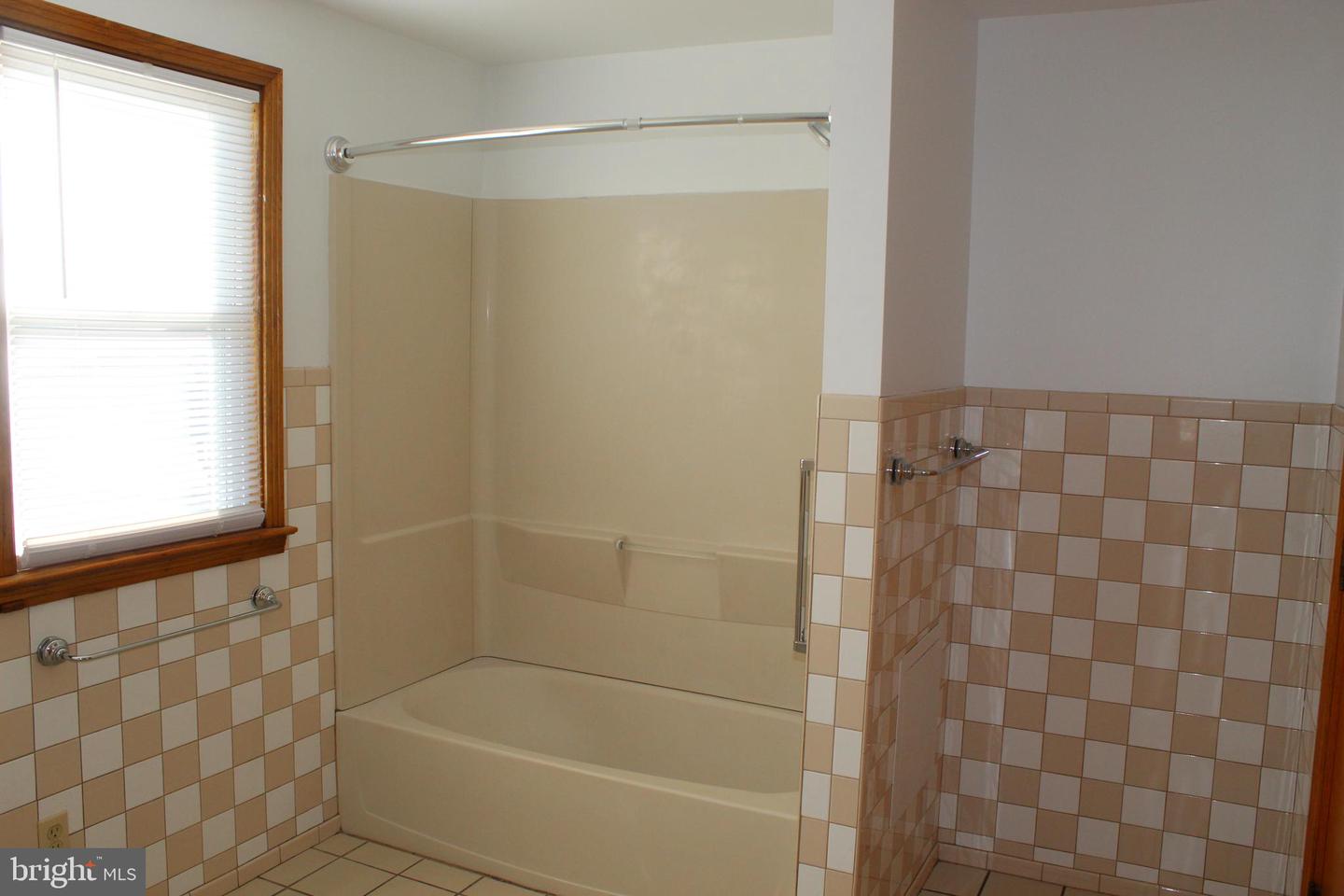 27 Humbird St Property Photo 21