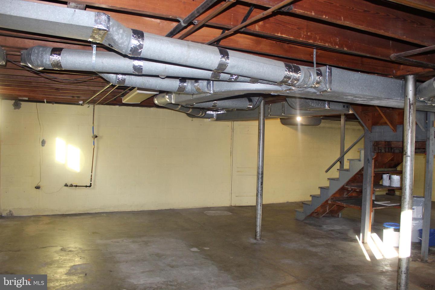27 Humbird St Property Photo 36