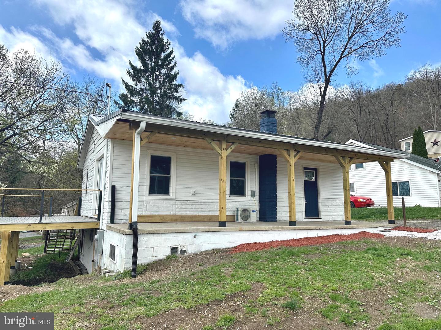 11218 Brown Hill Rd Ne Property Photo 3