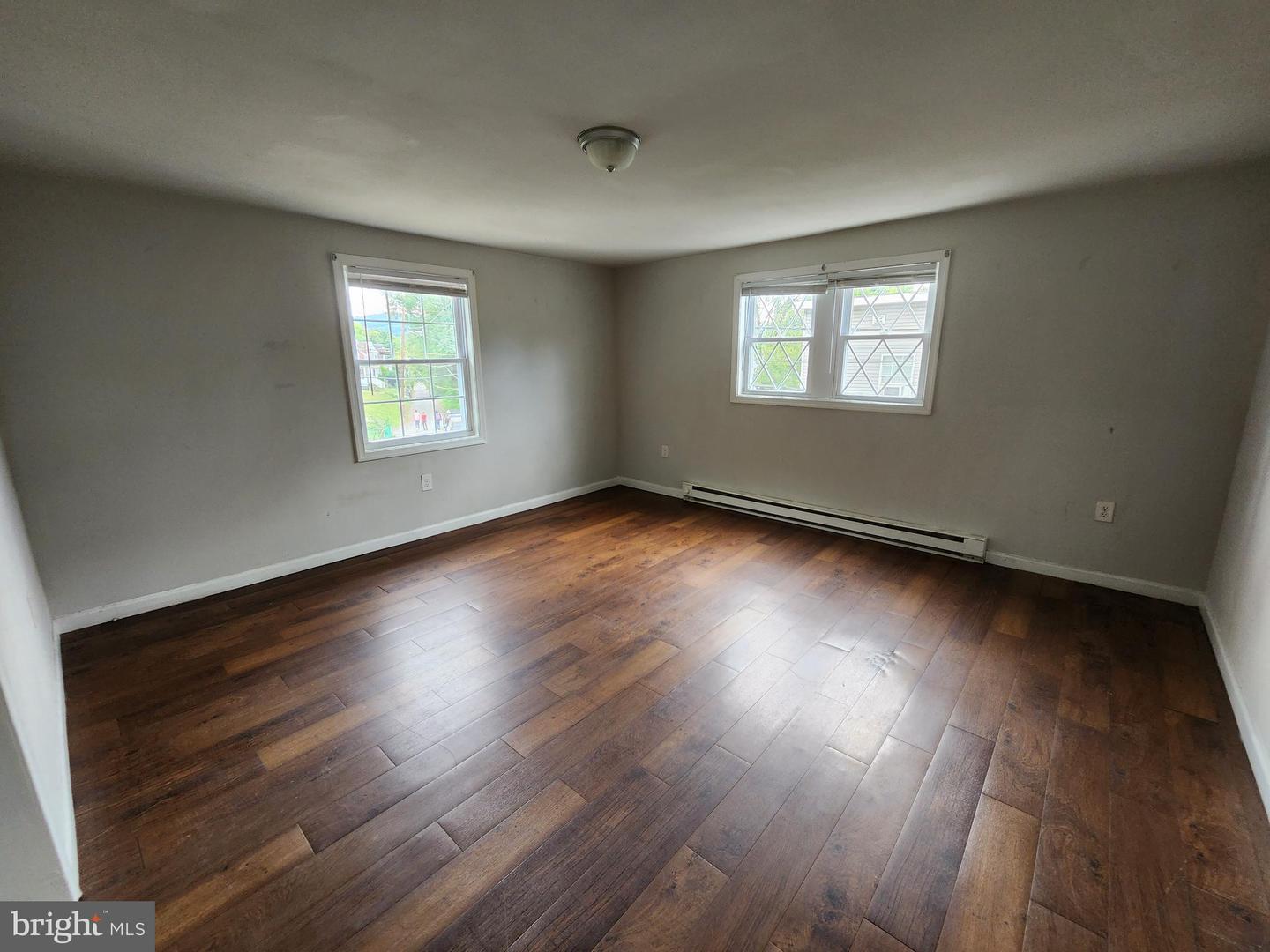 652 Baker St Property Photo 11