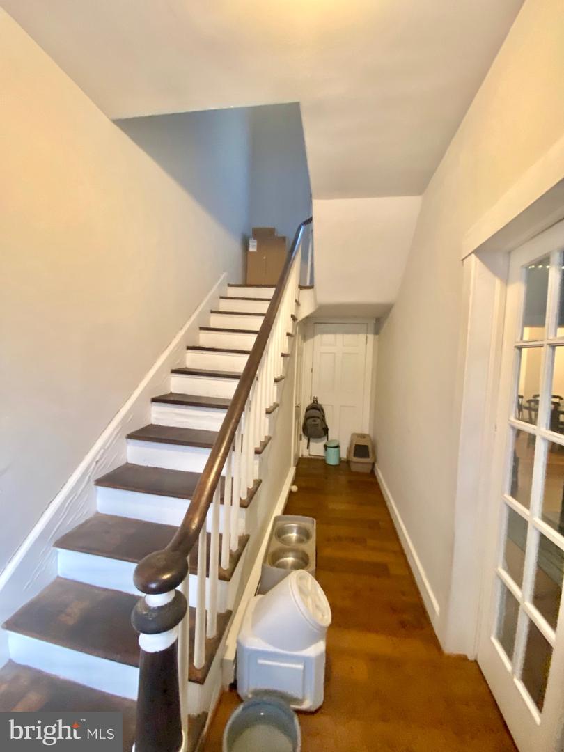 628 Elm St Property Photo 7