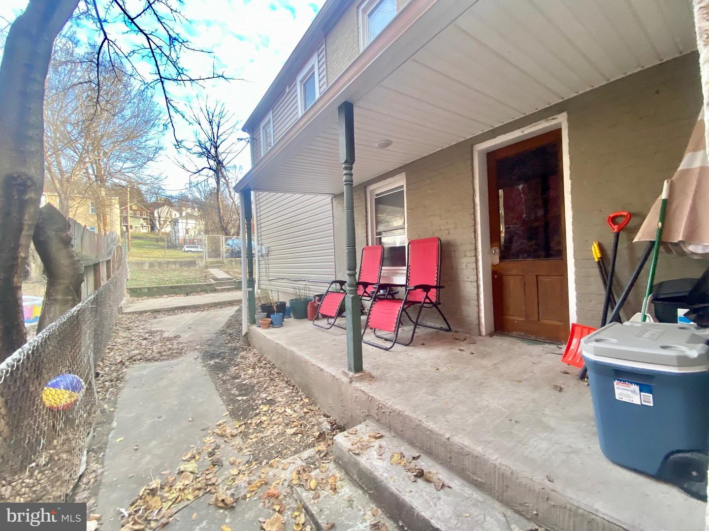 628 Elm St Property Photo 18